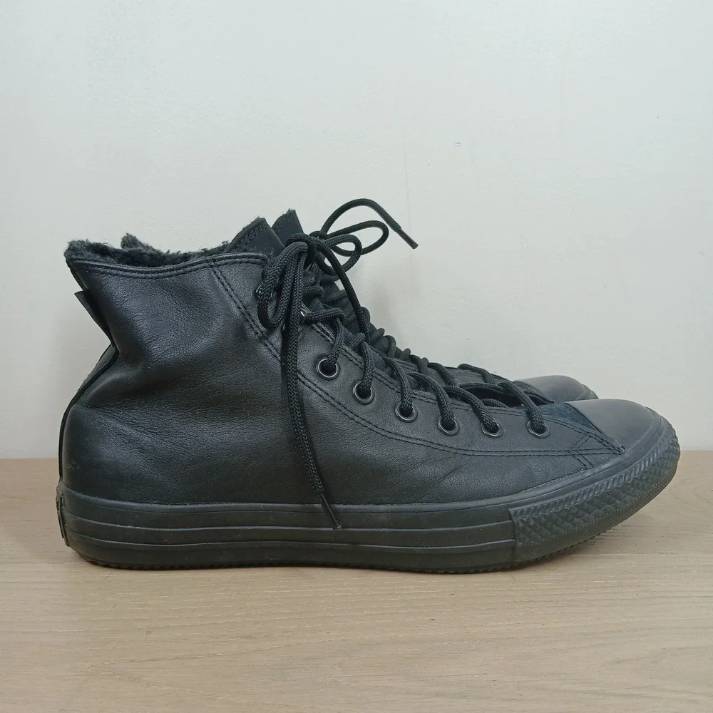 Converse Chuck Taylor All Star Boots Men 11 Black Leather High Top Sherpa Winter